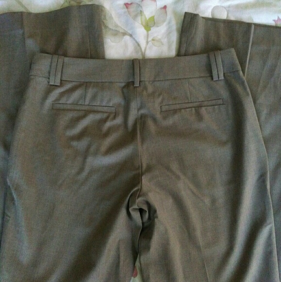 Ann Taylor LOFT "Marisa" Size 6, Beige - Picture 5 of 8